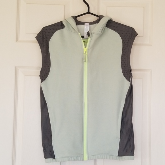 Ivivva vest - Picture 1 of 6